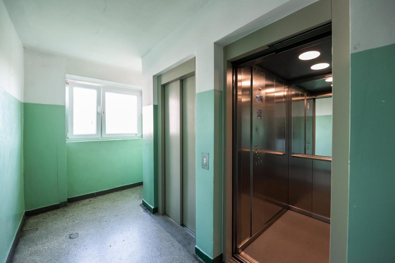 Apartamento Metro Dworzec Gdanski Elegant Studio Varsovia Exterior foto